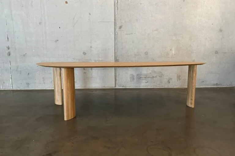 Seuren Aubergine eetkamertafel