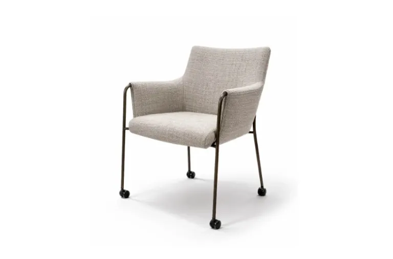 Design on Stock Myra met wieltjes