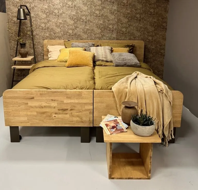Steel & Stockings Split ledikant rubberwood